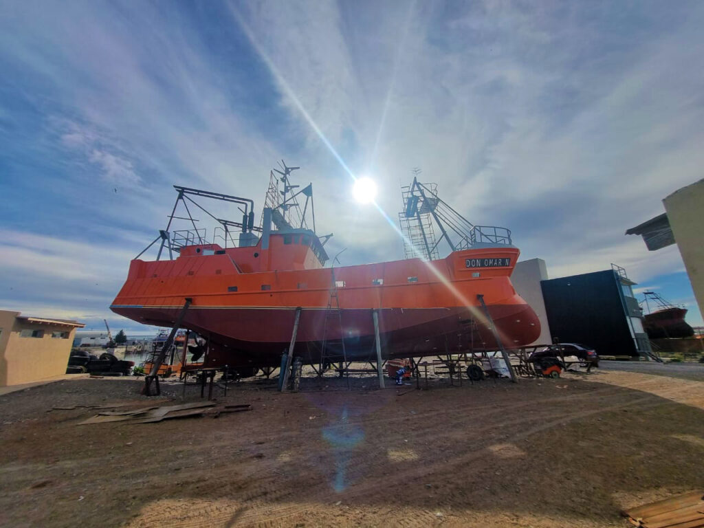 Astillero Al Sur de Rawson botó el barco pesquero “Don Omar N”