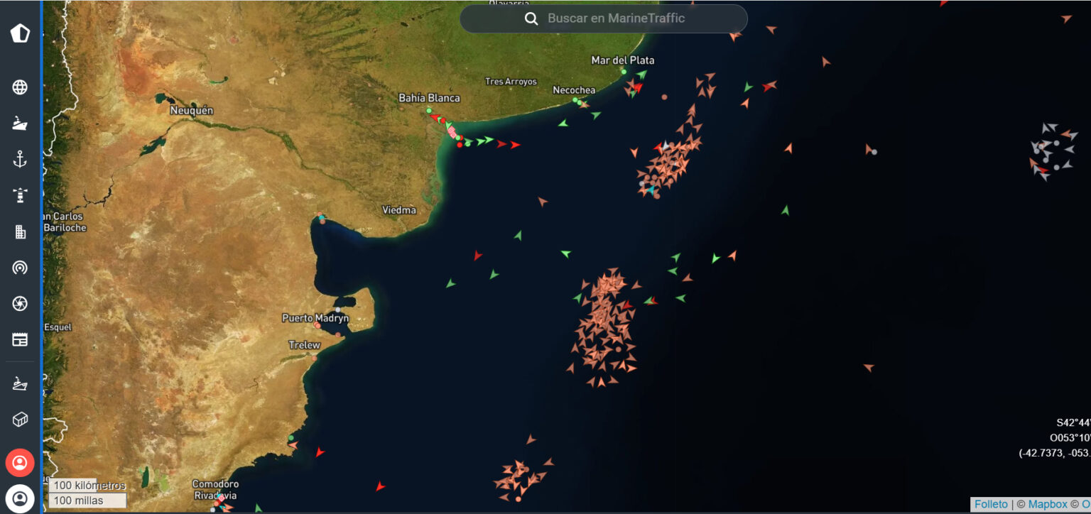 Flota china ingresa a aguas argentinas para refugiarse del temporal