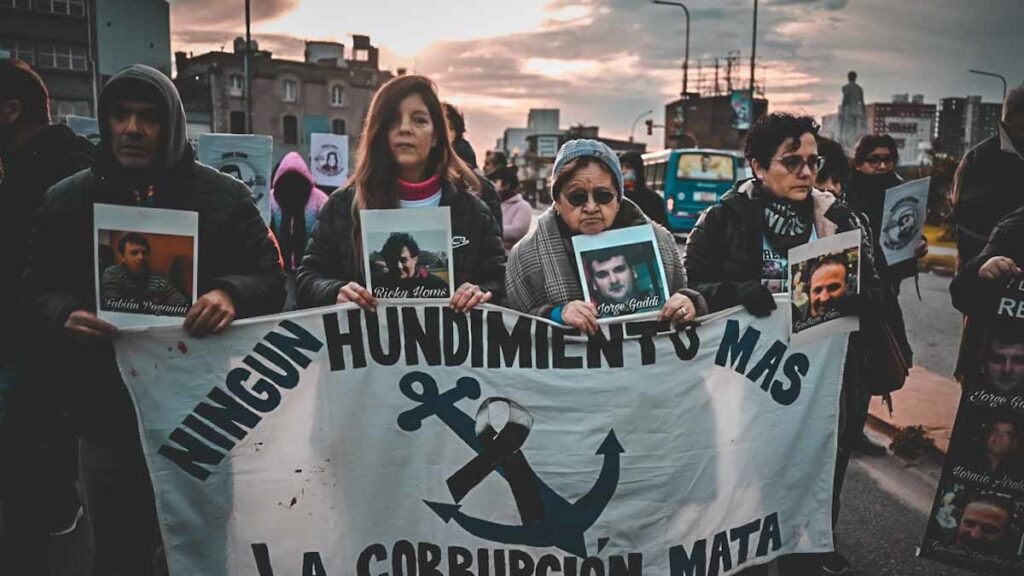 Familiares de víctimas de tragedias marítimas critican la disolución de la JST