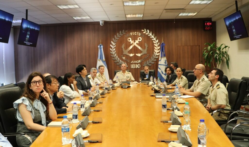 Prefectura expuso ante diplomáticos de China su plan contra la pesca ilegal