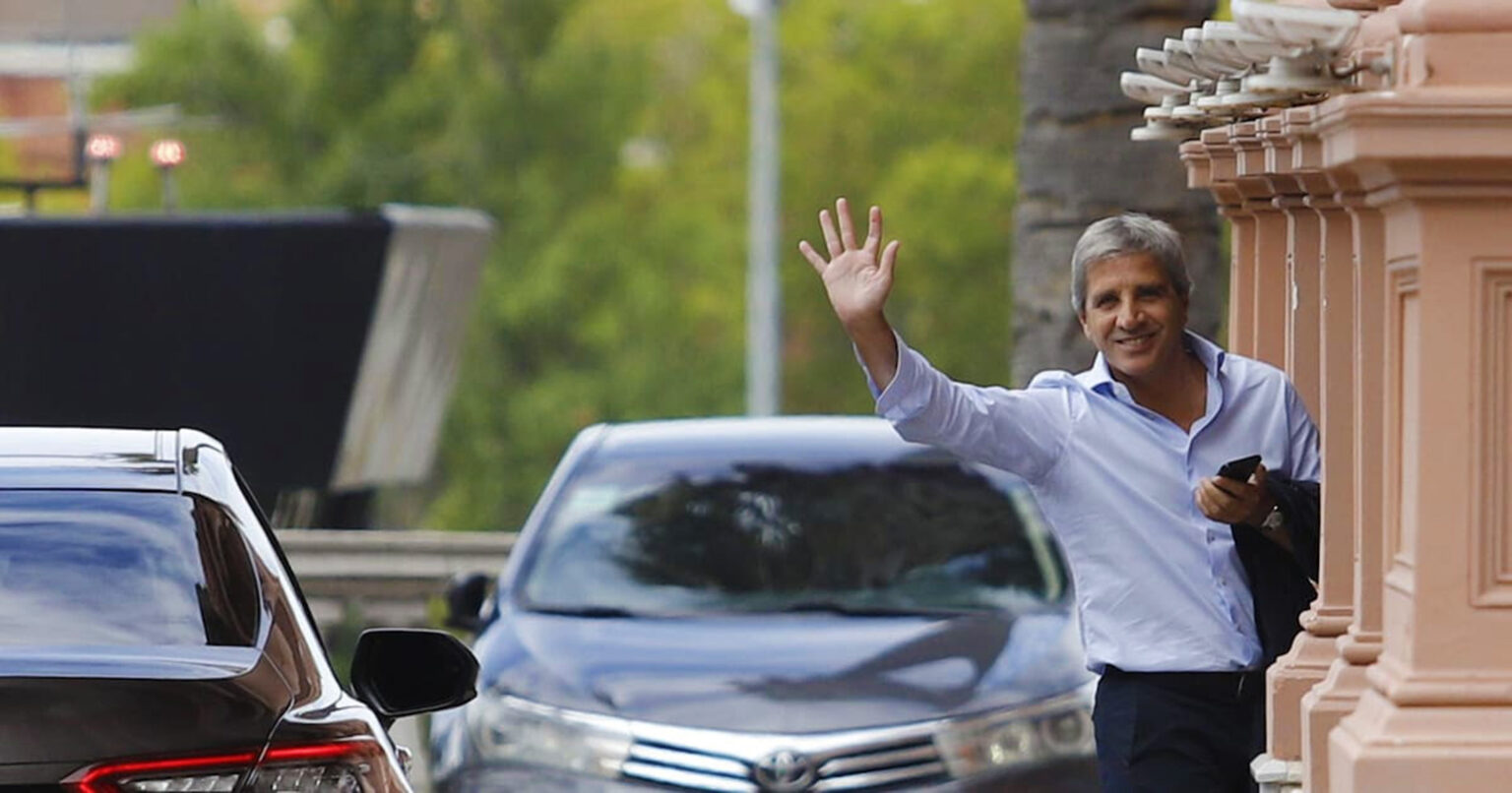 ‘Toto’ Caputo celebró la suba de exportaciones pesqueras y desató la polémica
