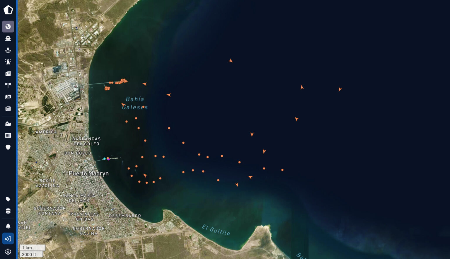 Parte de la flota langostinera fondeó en la rada de Madryn
