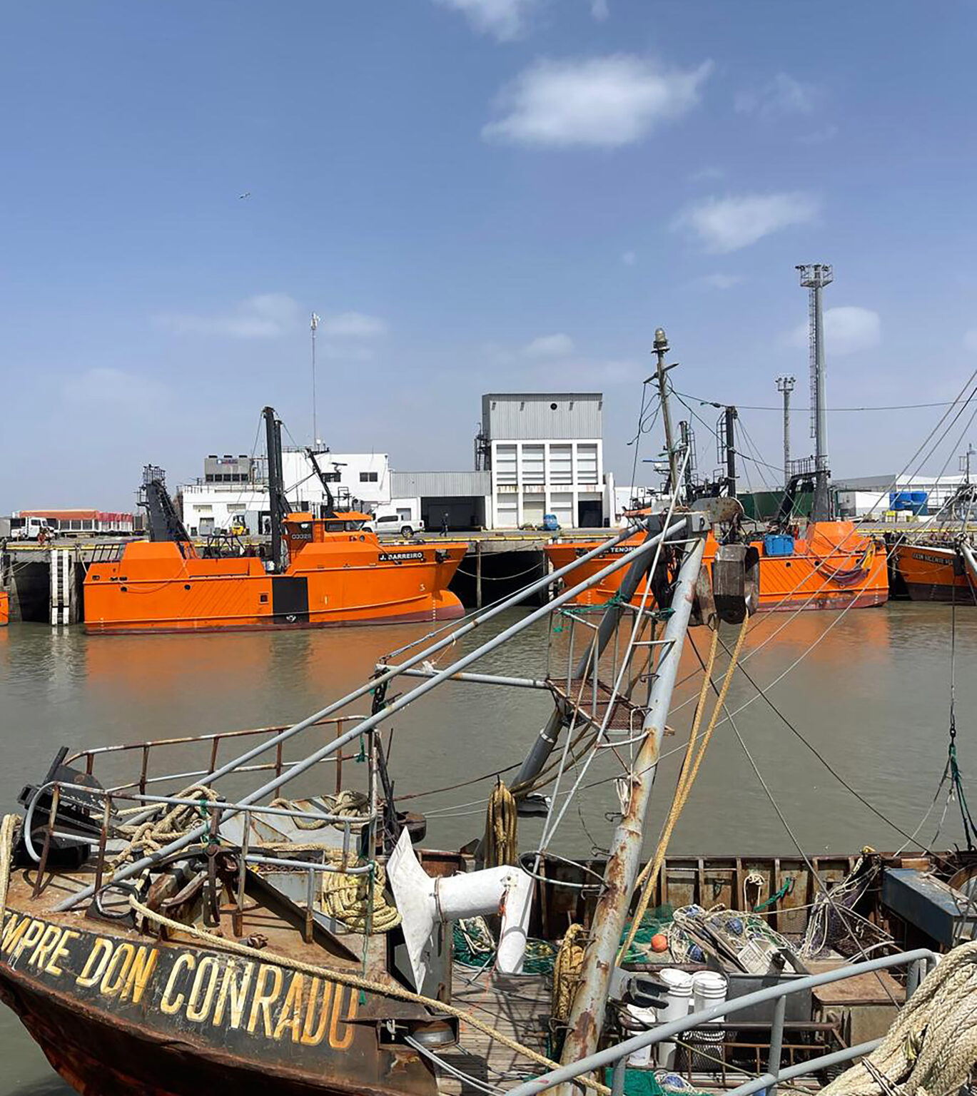 Se demora la liberación del barco Barreiro tras el levantamiento de la interdicción