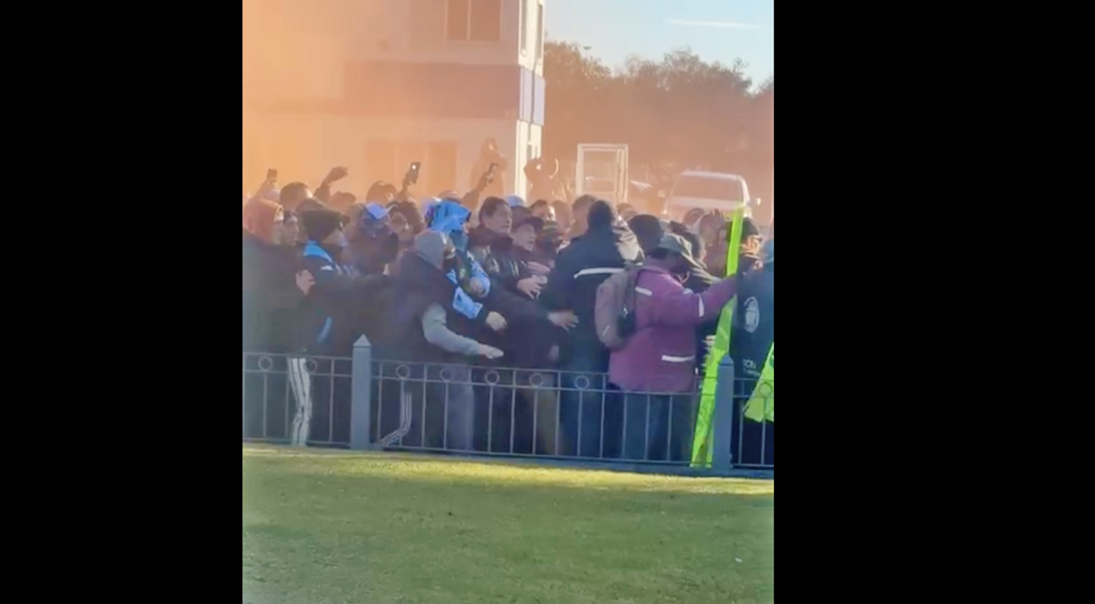 Máxima tensión en el Storni, estibadores disolvieron protesta de la UOCRA