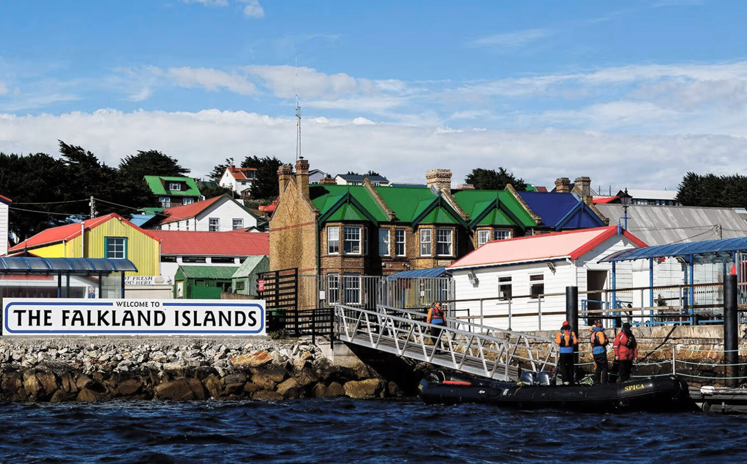 Malvinas: la instalación de granjas de salmones divide a los kelpers