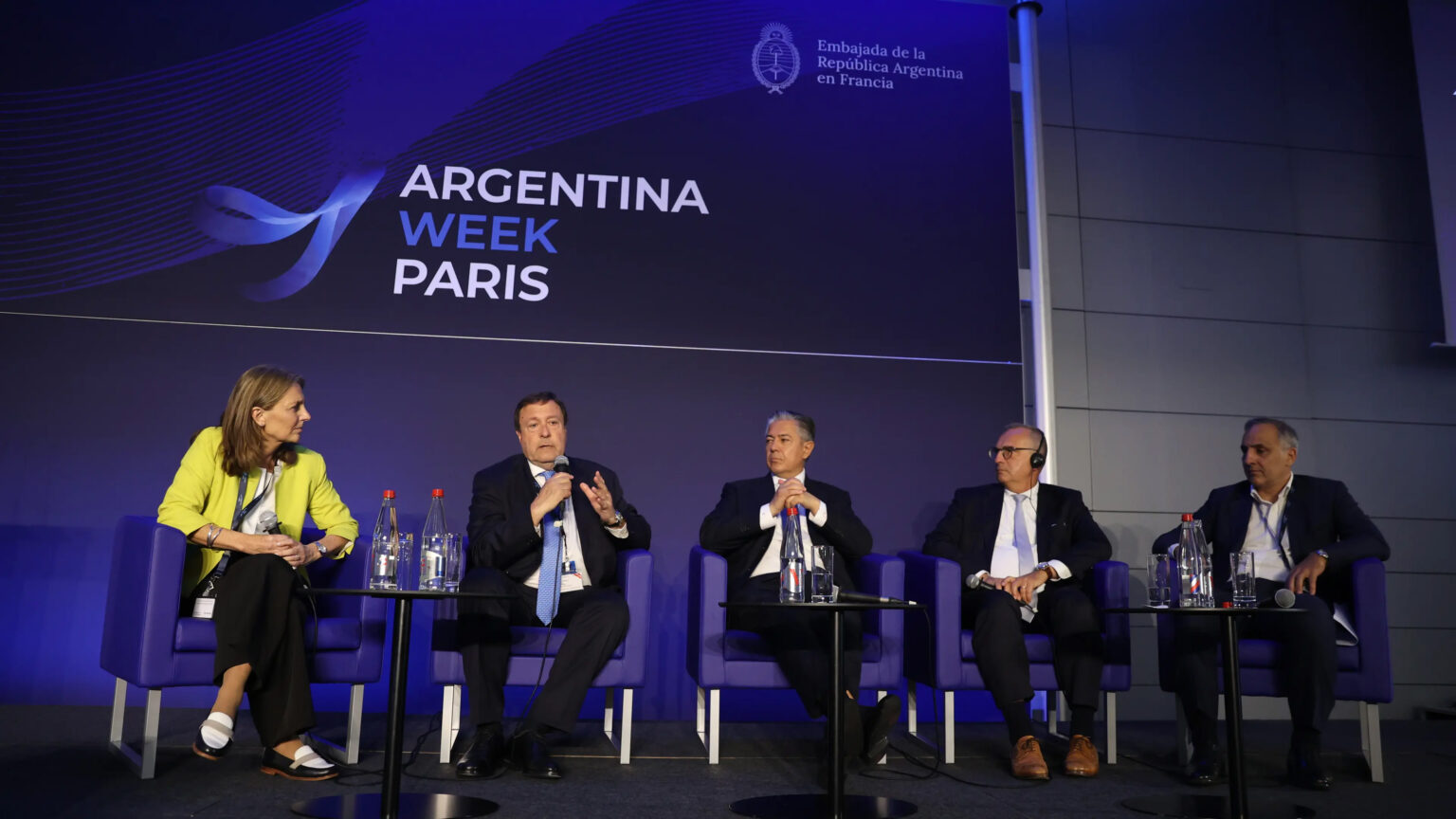 Desde París, Weretilneck anunció la licitación de la Zona Franca de Punta Colorada